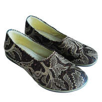 Sepatu Bordir