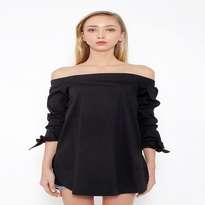 kim. Queen Off Shoulder Blouse