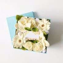 Bunga Flanel Putih Box
