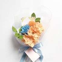 Bunga Flanel Blue Chrysanthemum, Peach Gerberra Daisy, and Peach Hydrangea
